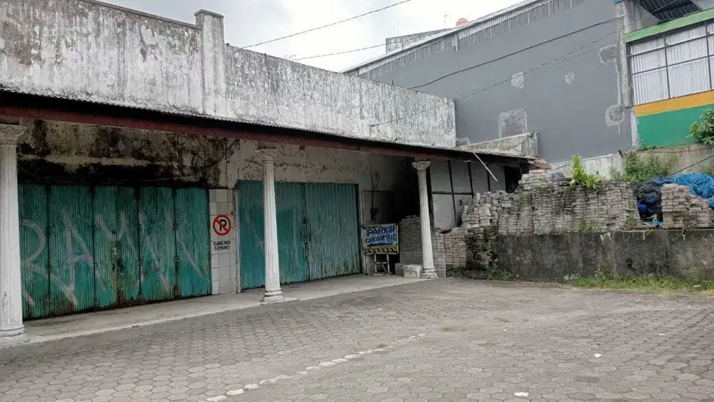 Disewakan Bangunan Komersial Hook – Jl Magelang, Yogyakarta