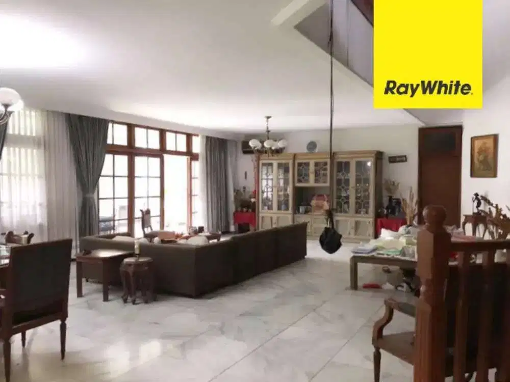 Di Jual Rumah 2 lantai di Jakarta Selatan