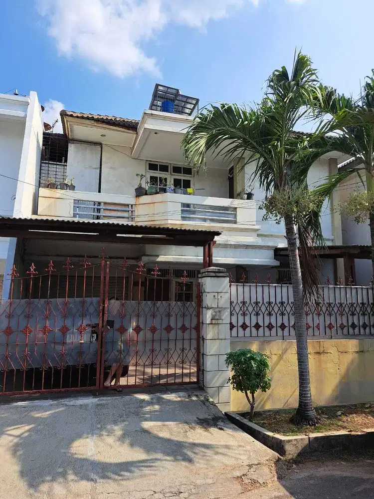 Rumah Janur Indah Seberang Mal Kelapa Gading Cukup jalan kaki