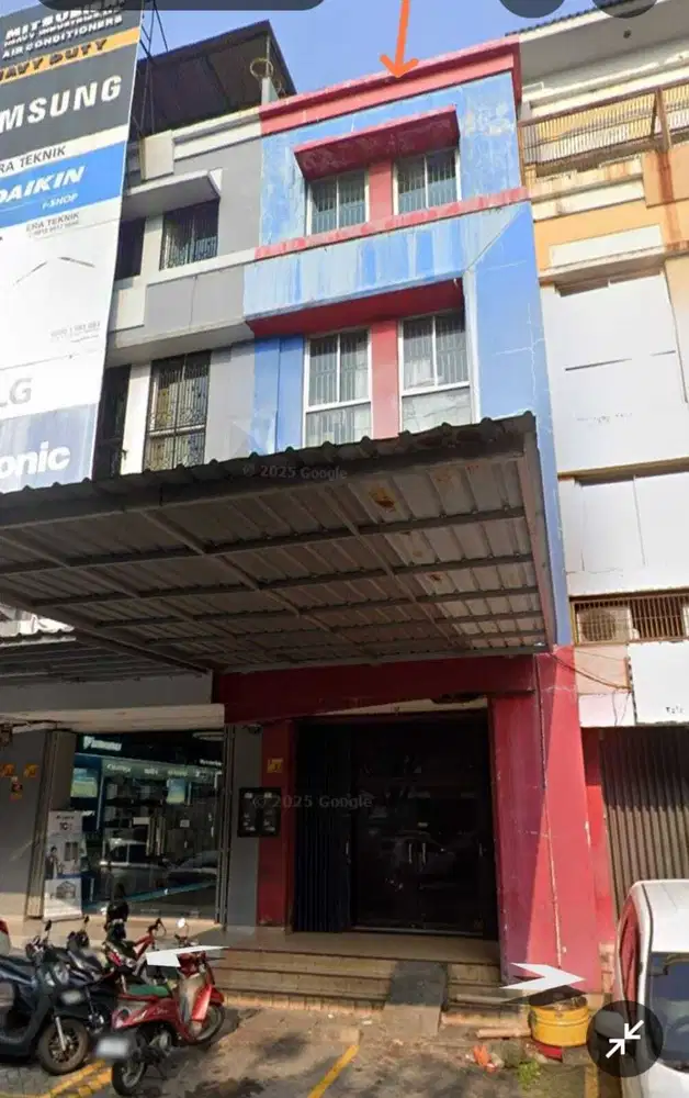 Rk grosir Cempakamas,terletak di jln BOULEVARD yg lebar,cck sgl usaha