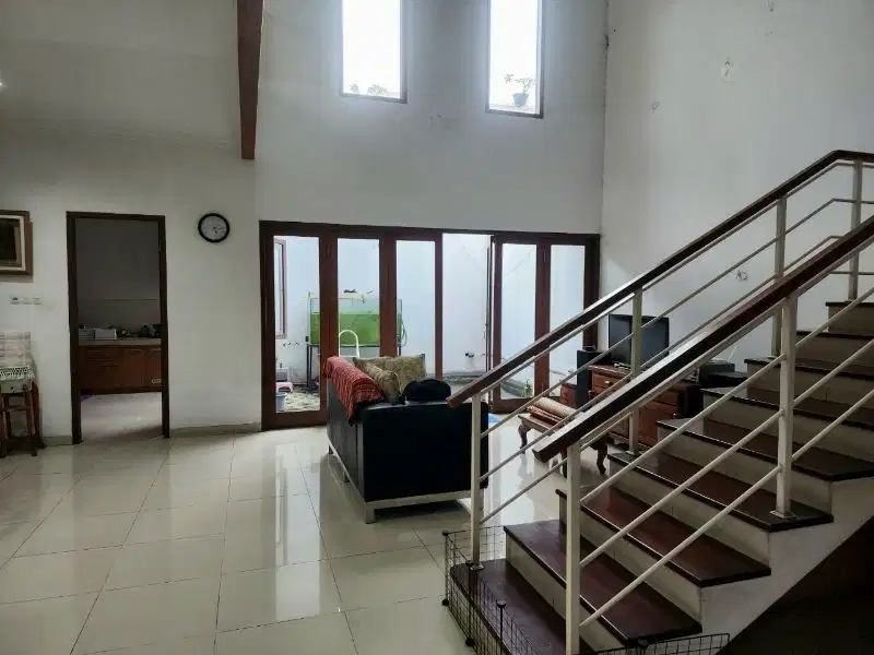 Rumah semi furnished dijual cepat Puspita Loka BSD City