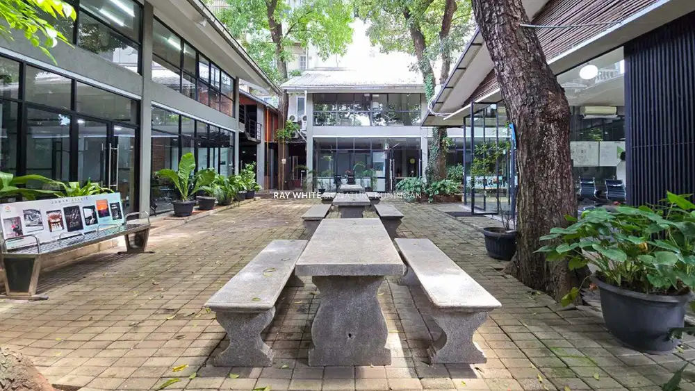 Dijual Tanah Dan Bangunan Kantor Di Pondok Indah