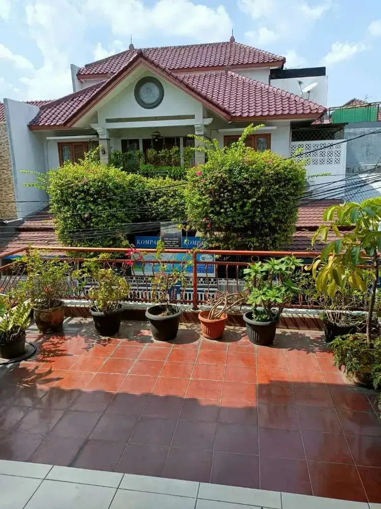 Dijual rumah siap huni selangkah dari mall kelapa gading