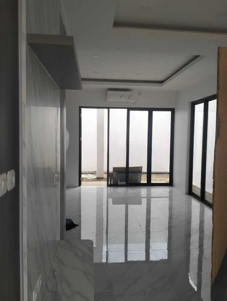 Town House 3 Lantai di Cirendeu dekat sekolah Lab School dan Al Fath