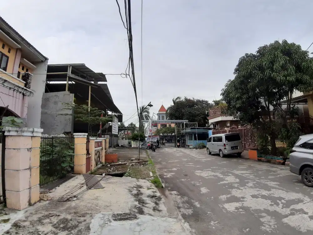 Hunian 2 tingkat dengan jalan lebar di kota bekasi