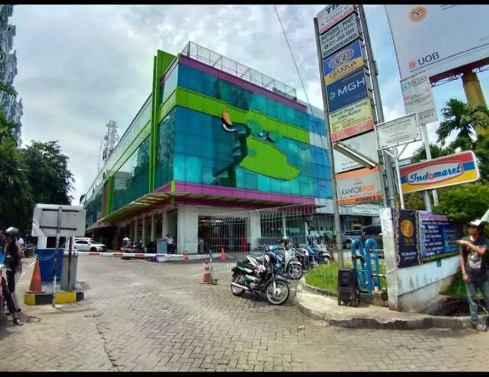 Gedung Commercial 4 lantai,2000m2 di jln. Boulevard Brt,Kelapa Gading
