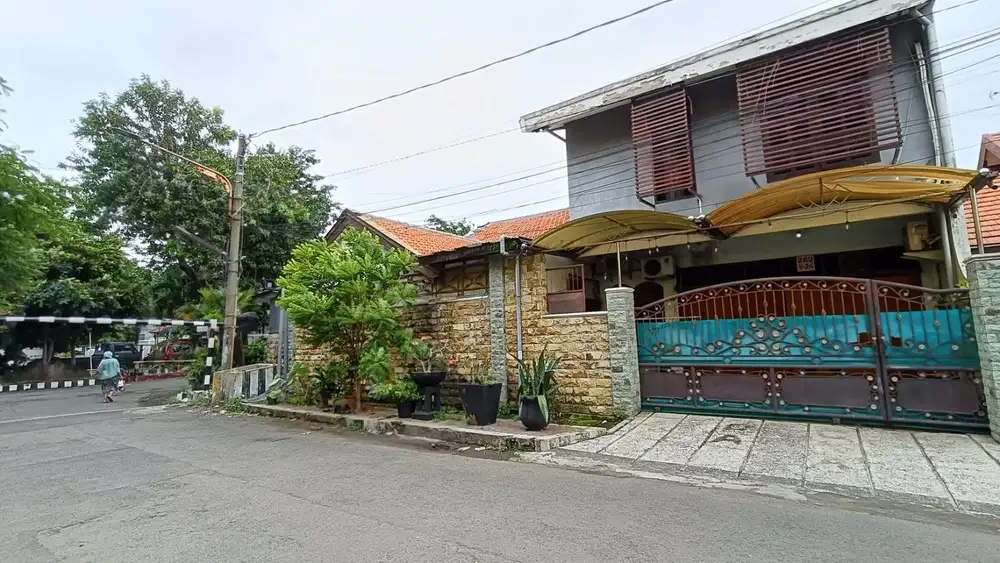 RUMAH 2 LANTAI SIAP HUNI