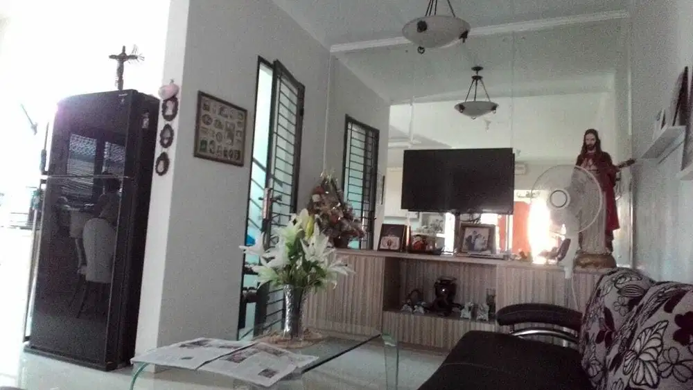 JUAL CEPAT RUMAH HOEK KELAPA GADING BCS 2 seperempat LANTAI GUN