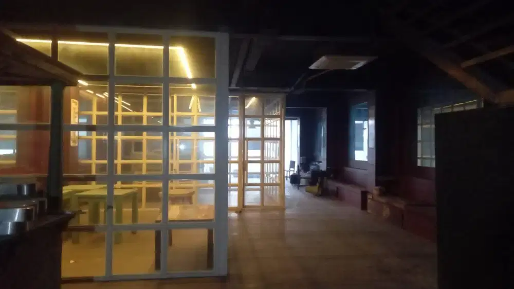Ruko 3 Lantai di Tebet Raya Jakarta Selatan Lebar 8 x 25 m