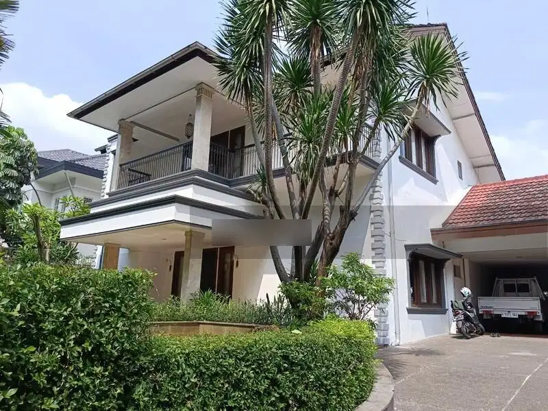 For Rent, luxurious house, strategic, Jl. Dharmawangsa, Kebayoran Baru