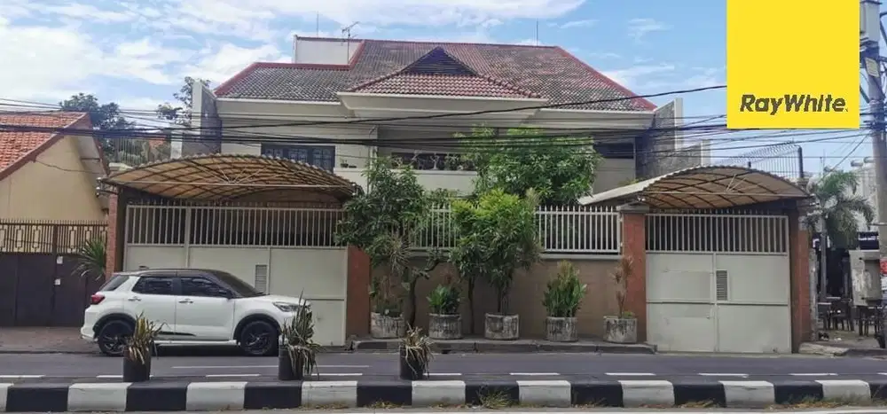 Dijual Rumah Semi Furnish Dijalan Kedung Cowek Surabaya