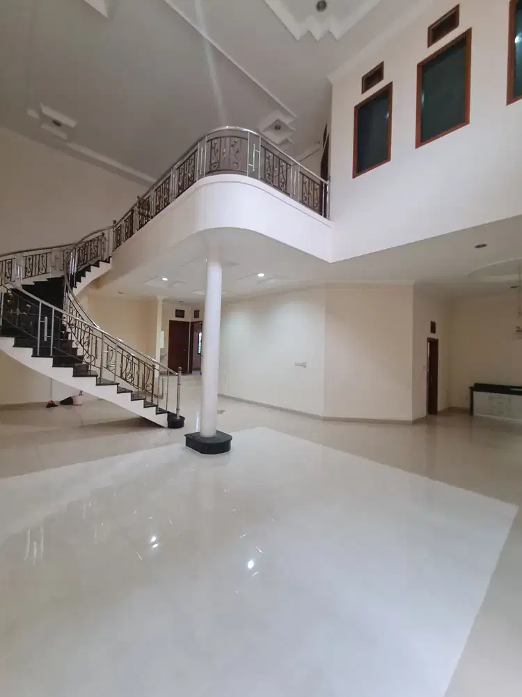 DIJUAL RUMAH SETRA DUTA , HITUNG TANAH !