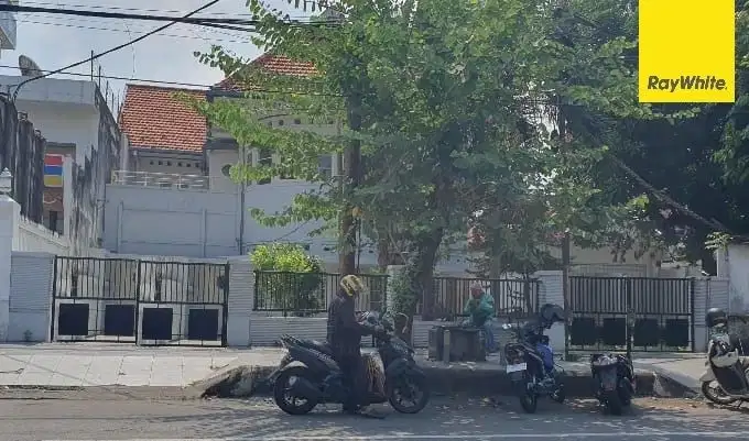Disewakan Rumah Pusat Kota di Jalan Raya Kartini Surabaya