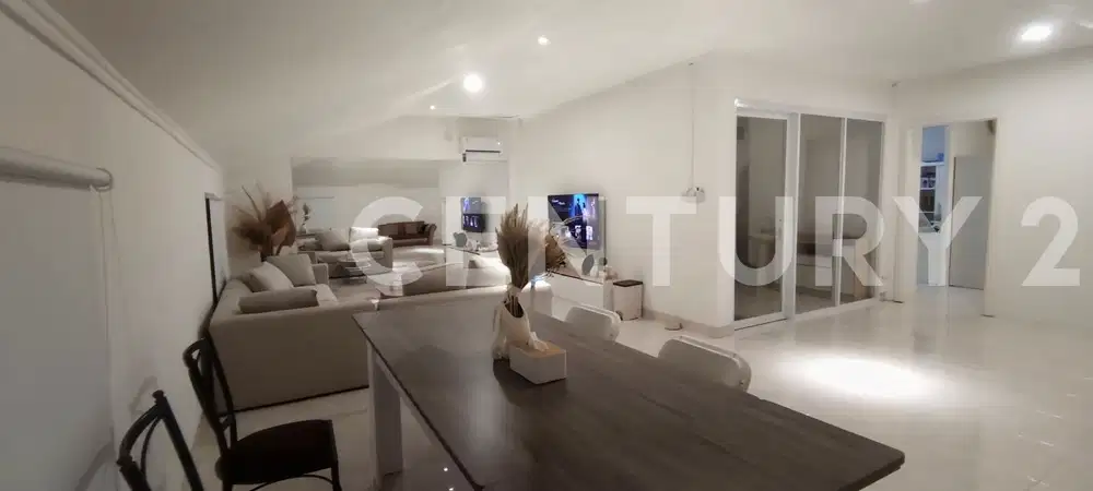 Rumah Hoek Sunter Agung 3½ Lantai Renov Interior Nyaman