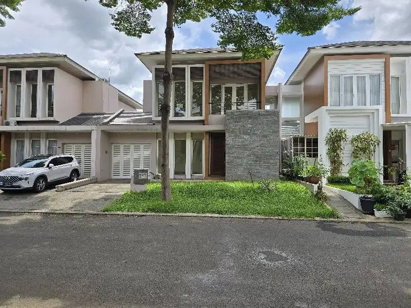 Disewakan rumah siap huni orlanda hadap utara di alam sutera