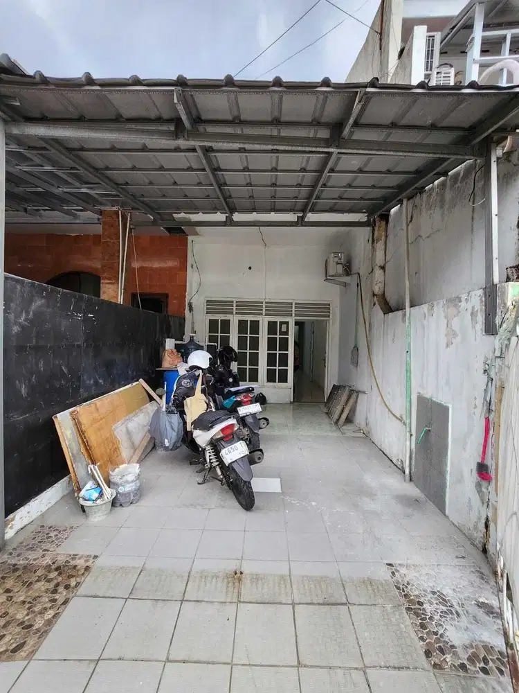 Rumah Petak Luas 50 m2 Kamar Tidur 1 di Rawamangun