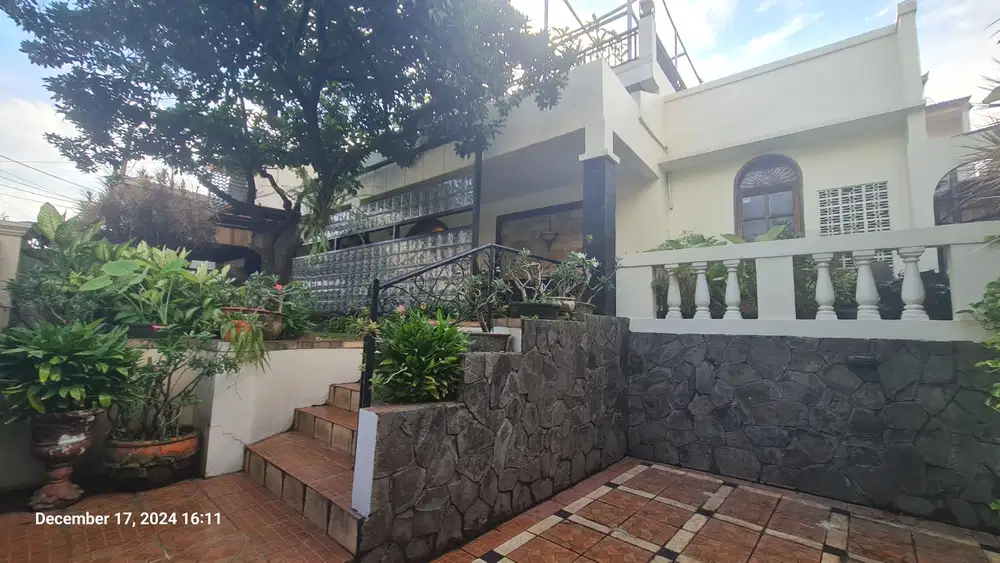 Rumah untuk tempat tinggal dan kantor siap huni area Jatipadang