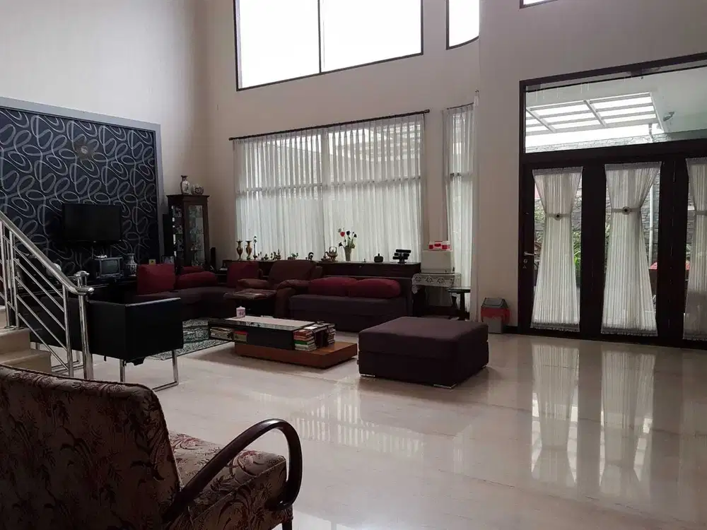 Dijual Cepat Turun Harga  Rumah Minimalis di Dalam Komplek Setrasari Kulon