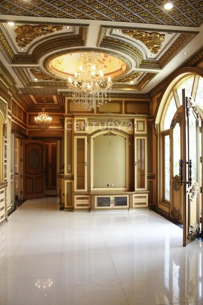 Rumah Mewah Di Komplek Artha Gading Villa