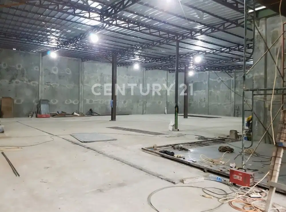 Gudang Lokasi Strategis Di Jl Raya Bekasi Jakarta Timur