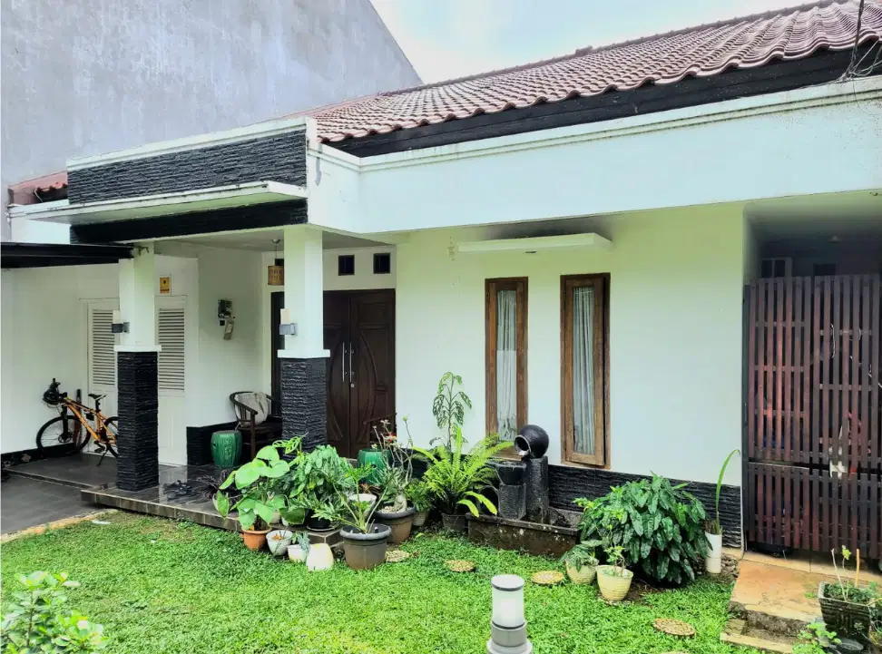 Rumah Mewah Bagus 2 Lantai Siap Huni di Lebak Bulus, Jakarta Selatan.