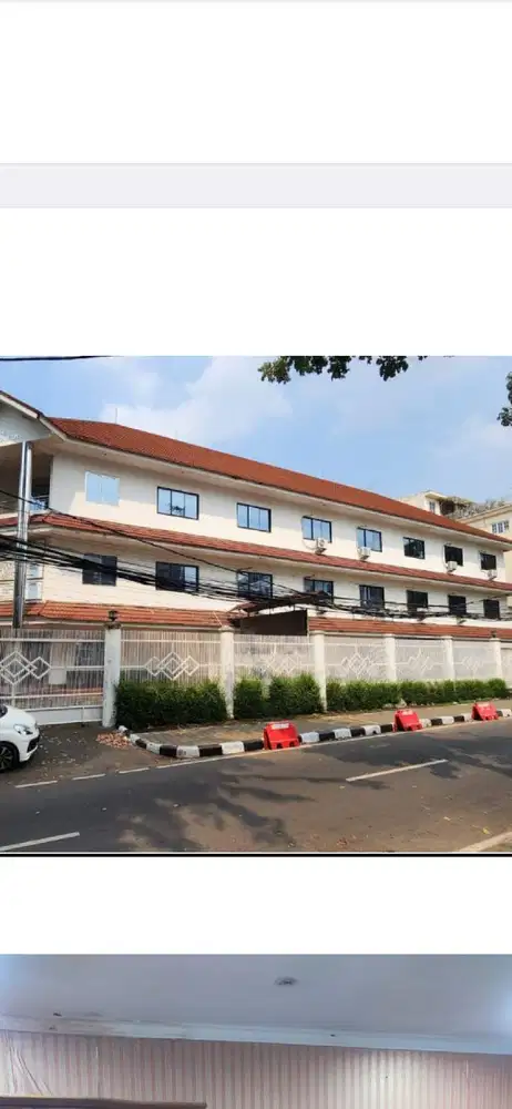 BANGUNAN GEDUNG 3 LANTAI  DI  MENTENG COCOK UNTUK  BISNIS