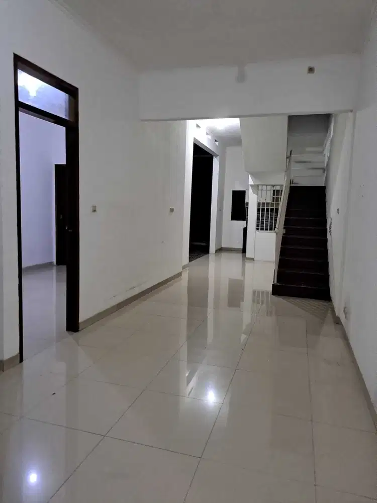 Disewakan Rumah 2 Lantai Siap Huni Lingkungan Nyaman Antapani