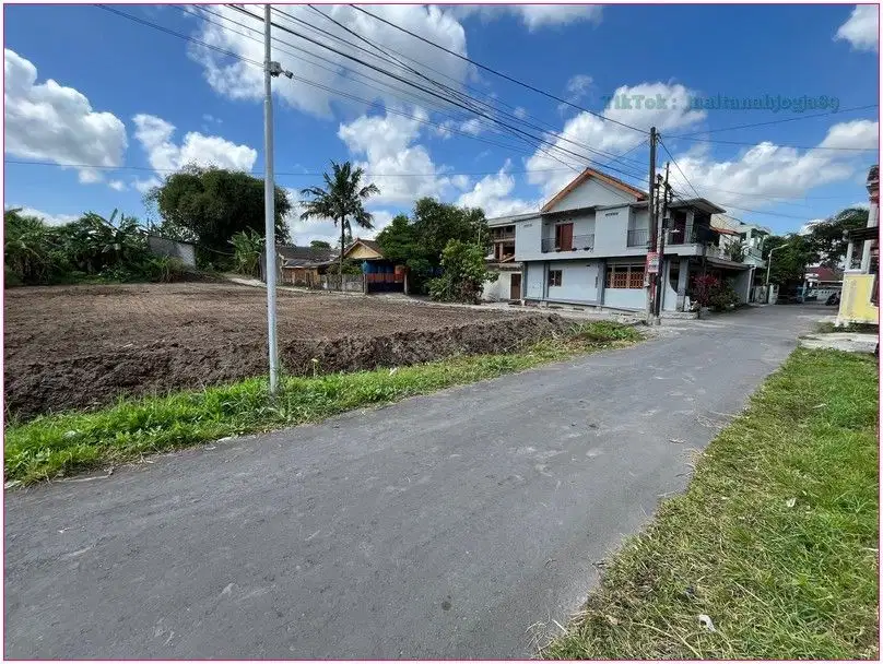 Jual murah dekat UGM akses mobil papasan