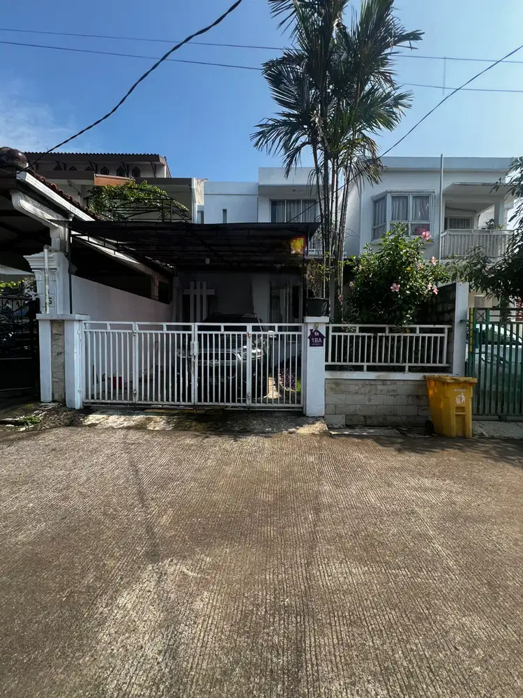 Dijual Rumah Siap Huni 2 Lantai  di Komplek Bangun Lestari Ciputat