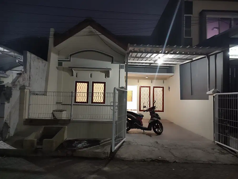 1878. Dijual Rumah di Perum Wisma Mukti Surabaya