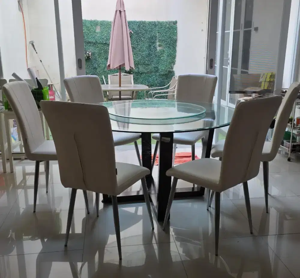 Meja makan plus putaran kursi 6buah