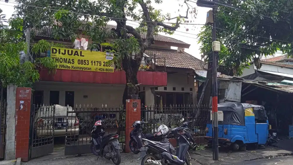 Rumah kost tua jalan besar di Narada, Tanah Tinggi, Johar Baru