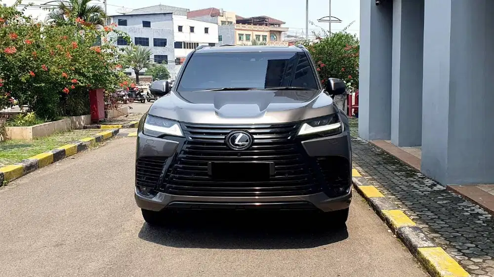 Lexus LX 600 LX600 7 Seater F-Sport AWD 4x4 Grey On Red 2022 Like New