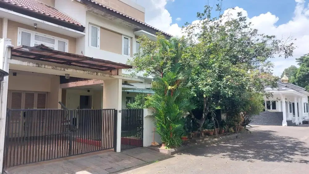 Rumah Bagus 2 Lantai dijual cepat siap huni di Villa Delima