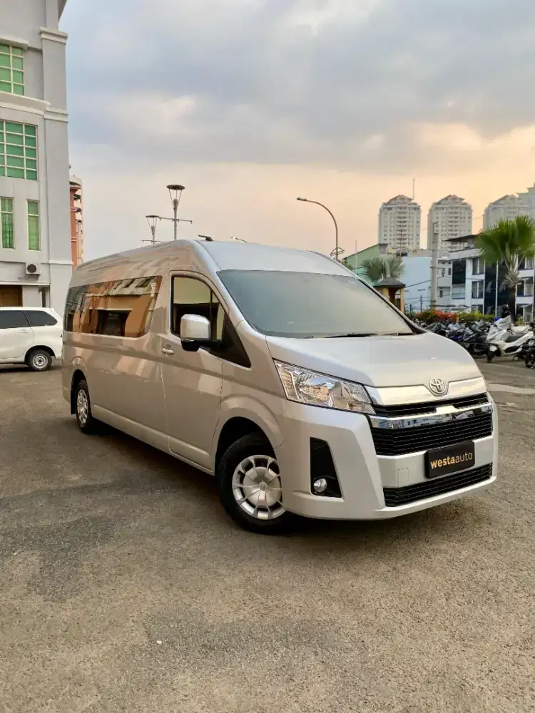 CASH KM 9rb Toyota Hiace Premio 2.8 Diesel MT 2025 10seat Like New