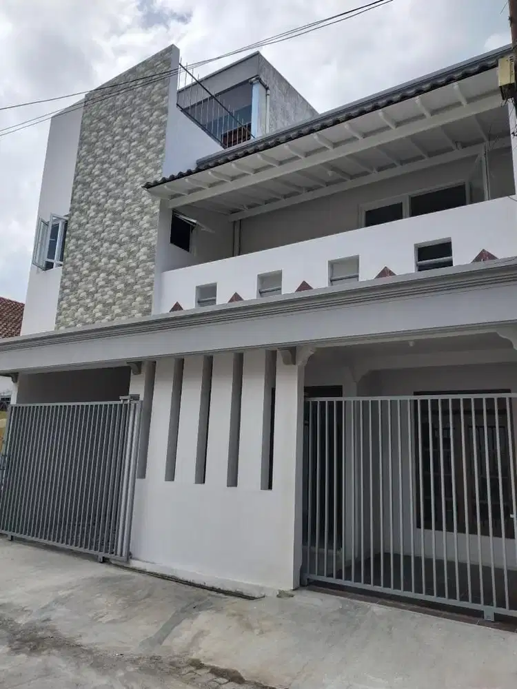 Rumah dijual di Perum Mutiara Indah Solo Baru dekat RS Dr Oen