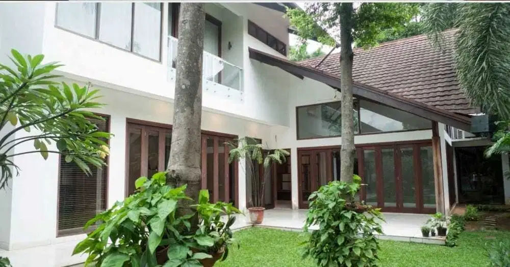 Rumah besar & mewah di KEMANG,bebas banjir,siap pakai,lingk elit,pool.