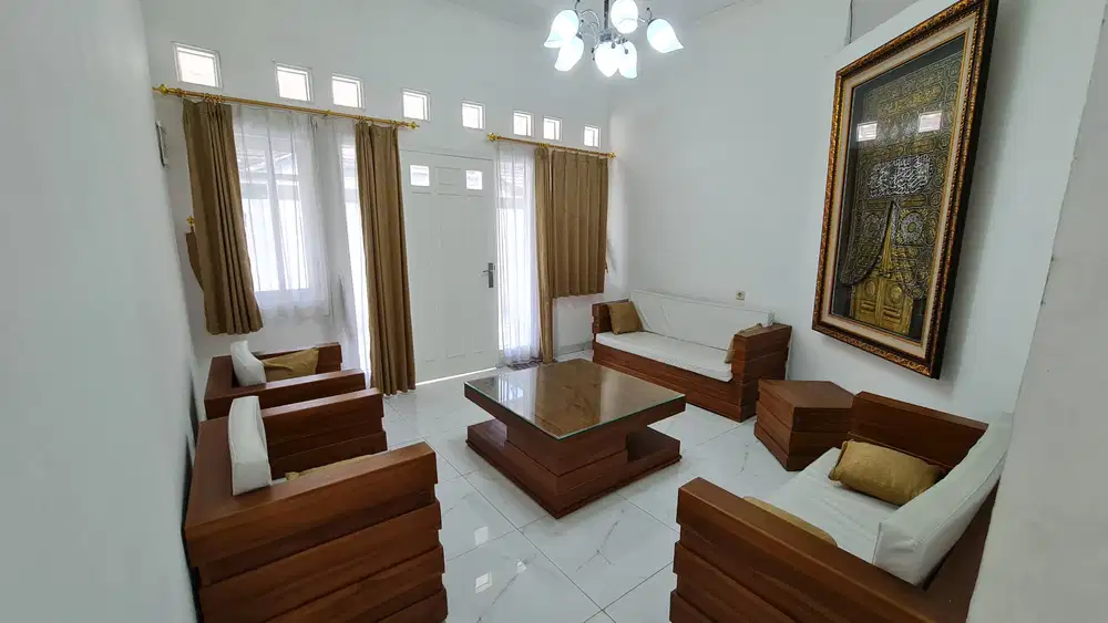 TURUN HARGA: Rumah Terawat Cocok Bisnis Rumahan Jatiwaringin Dkt Tol