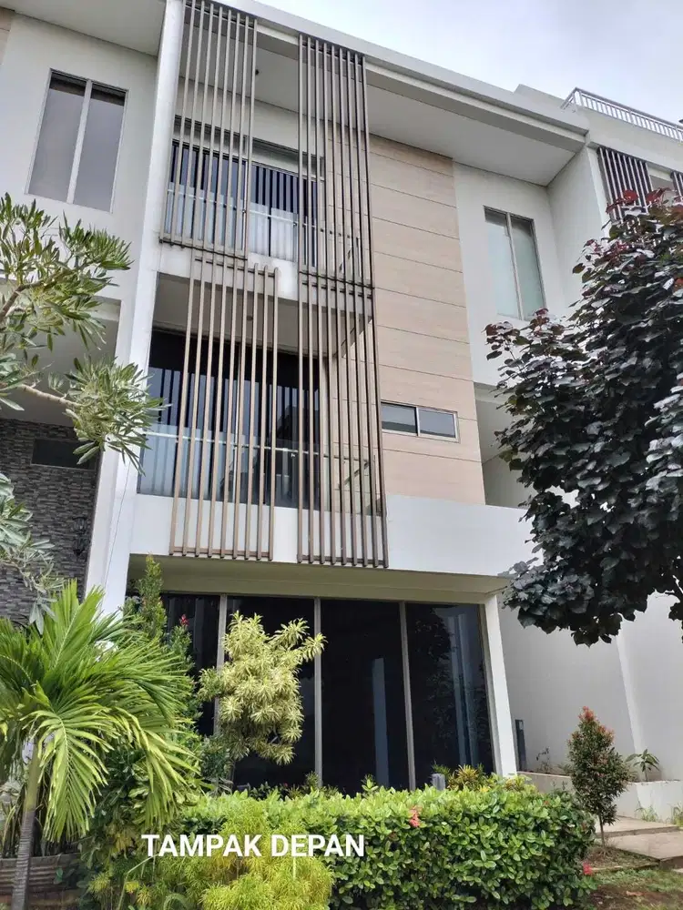 Rumah private SEAFRONT ANCOL, private Cluster,view laut,akses toll.