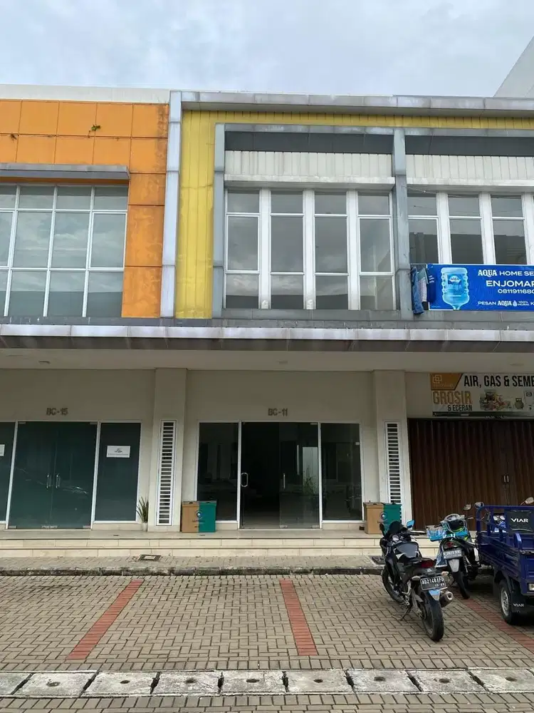 ruko summarecon karawang dekat dengan outlet villagio hadap timur