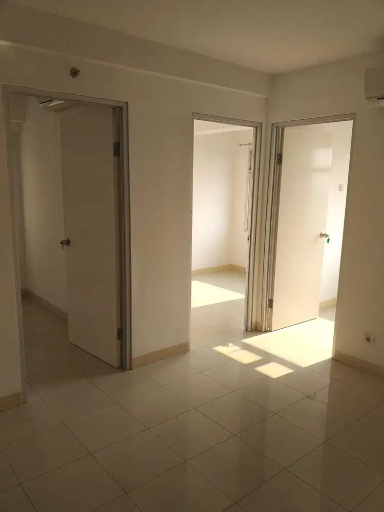 Disewakan apartemen kosongan 3BR kosongan isi AC