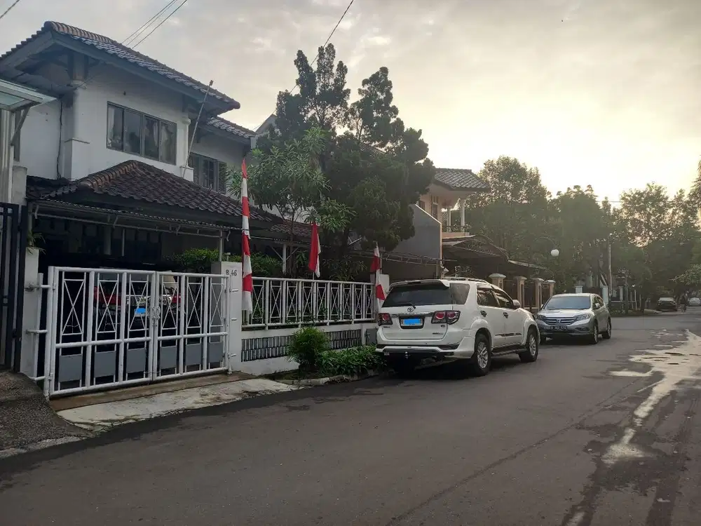 Dijual Rumah Design Classic Eropa di Taman Laguna Cibubur Jawa Barat