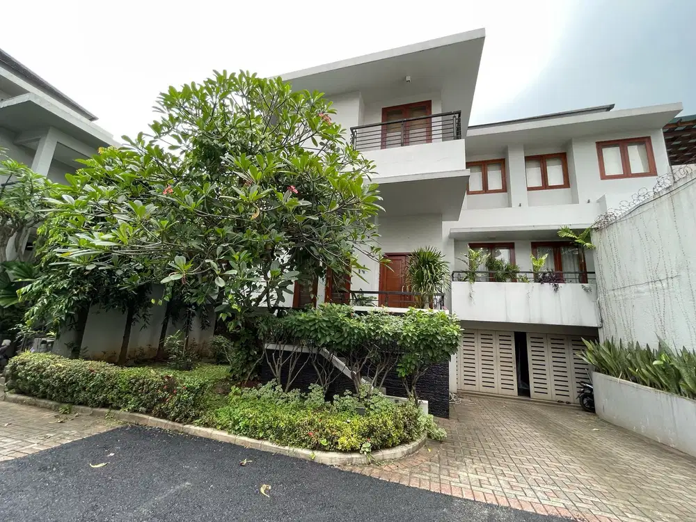 DiJual Rumah Siap Huni DiTownhouse Area Lebak Bulus Belakang Squarter