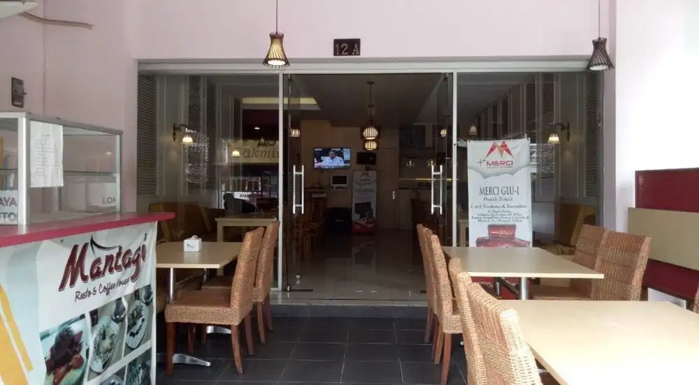 DIjual Ruko 3 Lantai Cocok untuk buka usaha lokasi pinggir jalan utama