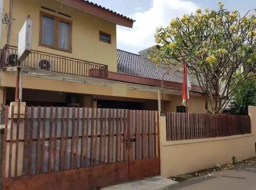 Dijual Rumah Kost di Kebayoran Baru Jakarta Selatan dekat MRT