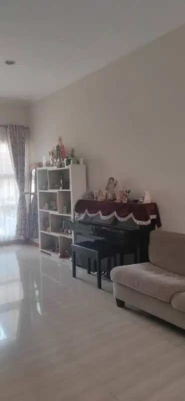 Rumah dijual di cluster Starling The Spring Gading Serpong Tangerang