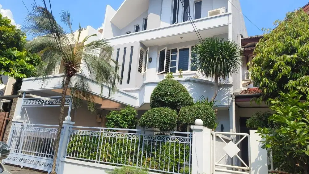 Rumah Disewa - Lokasi Strategis di Pondok Indah Jakarta Selatan