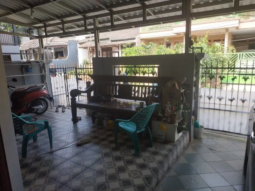 Di Jual Rumah Dalam Komplek 140m Bangunan Kokoh di Depok Timur