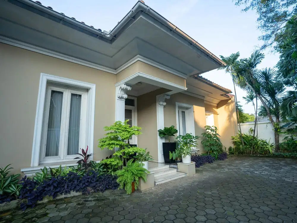 Rumah Mewah 1 Lantai di Kemang Lokasi Premium & Tenang
