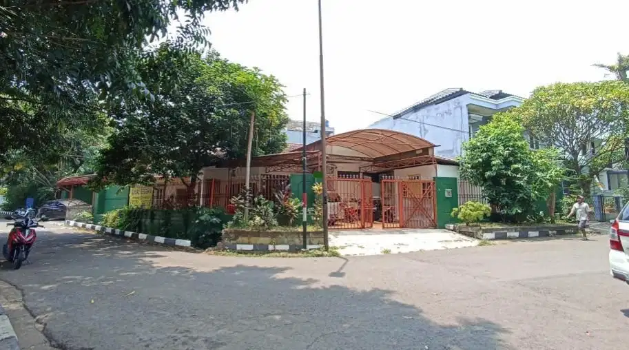 Rumah di Hook Kalibata Indah Jaksel, Lingkungan Asri, Lokasi Strategis